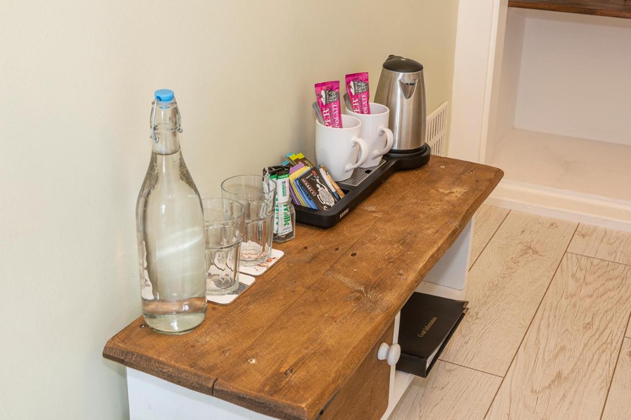 The Sleep-Inn Hare B&B Herne Bay Exteriör bild